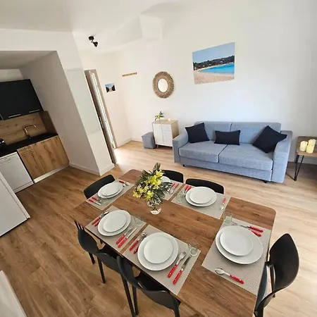 A Avec Piscine Partagee Et Balcon Apartment *