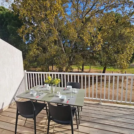 Appartement A Avec Piscine Partagee Et Balcon *